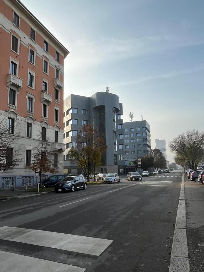 The Small White House In Milan Daire Dış mekan fotoğraf